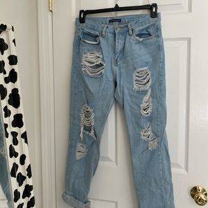 Brandy Melville lightwashed distressed jeans